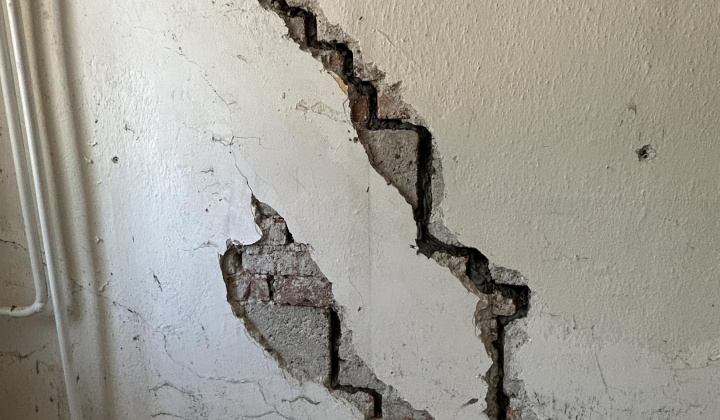 Fotka - Statická porucha budovy obecného úradu a kultúrneho domu